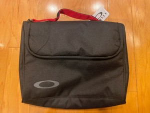 oakley men's body bag 2.0