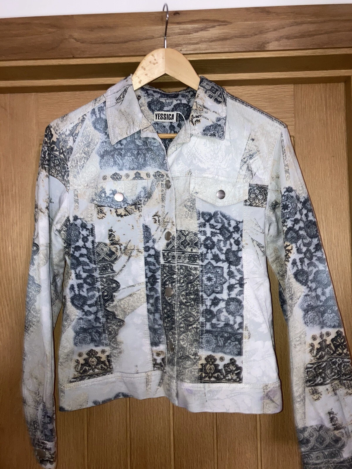 Picture 1 of 12