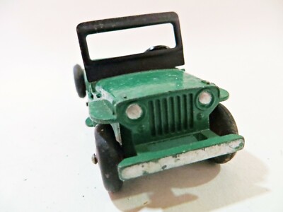 DINKY 25Y 'WILLYS UNIVERSAL JEEP' GREEN, MAROON HUBS. COMPLETE