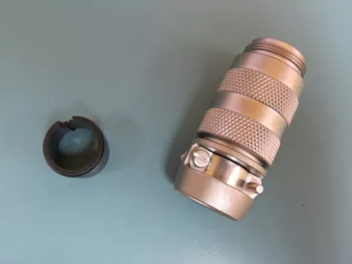 Amphenol  1330 2 P3 Qty of 1 per Lot Metal Circular Push Pull IP67 Connector Sys