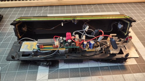 Weaver, Reading, ALCo FB-2 (2-Rail) with Sounds, Unpowered (READ DISCRIPTION) - Picture 17 of 17