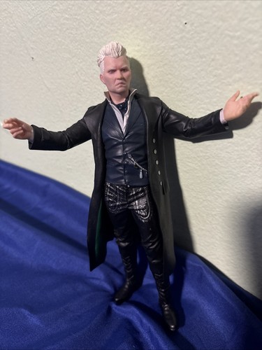 Fantastic Beasts 2 Gellert Grindelwald Artfx+ 1/10 Pvc Statue - Picture 3 of 3