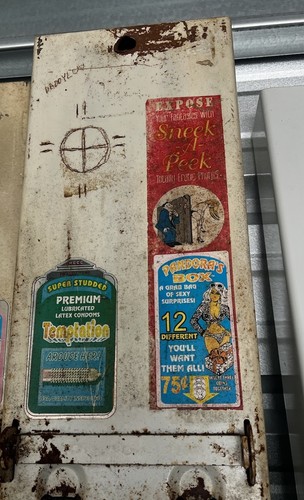 ✨VINTAGE 1970s CONDOM VENDING MACHINE NOVELTY ITEM ORIGINAL AS IS✨ - Bild 3 von 5