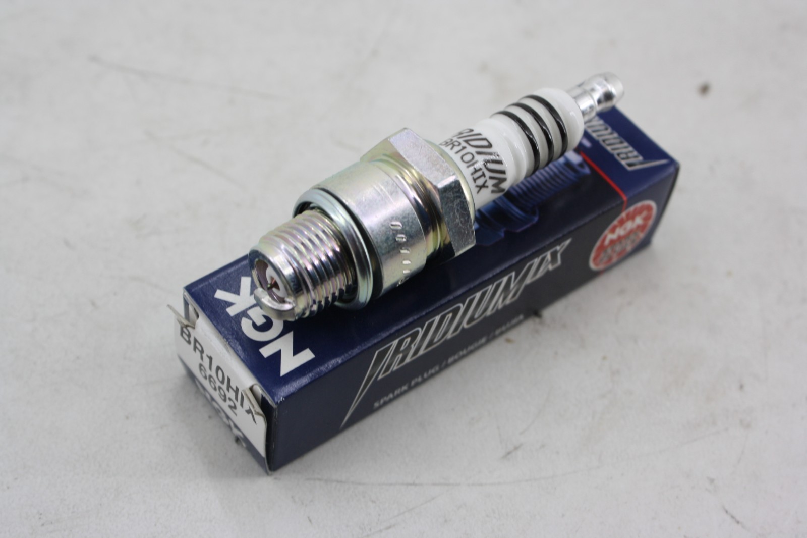 ONE NEW GENUINE NGK BR10HIX IRIDIUM IX SPARK # 6692 PLUG FOR KAWASAKI F5  F9