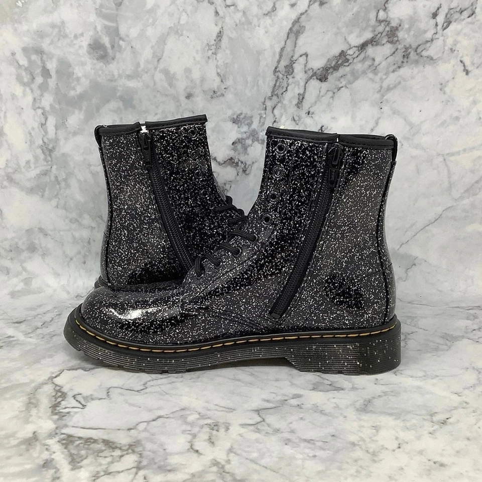 Bota Dr. Martens Talla 6 Big Kid 37 EU 1460 Y Con Cordones Negra Brillo Cósmico P1-16 Foto 4 de 4