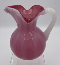 🩷 7.25" Heritage Cranberry Mist Rossi Artistica Glass Pitcher Opalescent 🖼️