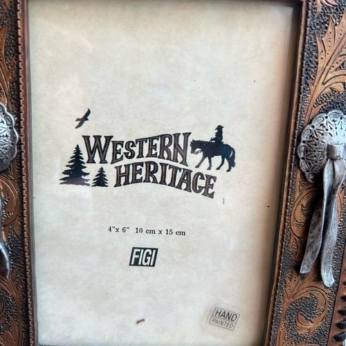 2 Western Horse Tooled Leather Look Conchos Horseshoes Photo Picture Frame - Picture 6 of 9