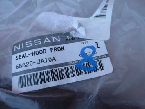 2007-2013 Nissan Altima Hood-Seal Strip OEM - Picture 3 of 4