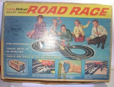 Slot Car Eldon Circuit Luxe Road Race 2 Ferrari-Type Sport Cars 9805