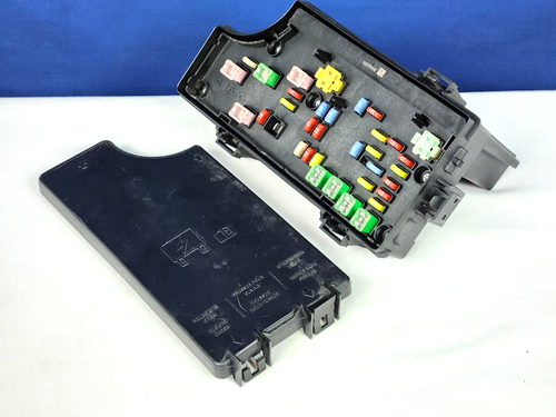 🏅 2008 2009 Chrysler Sebring Dodge Avenger TIPM Fuse Relay Box 68028008 🏅 - Picture 2 of 11