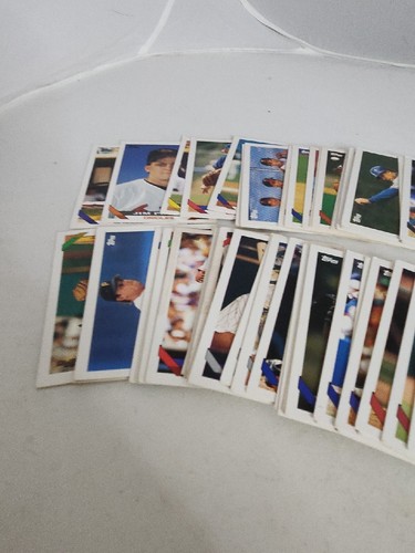 1993 topps baseball 100 Cards Lot 22 - Picture 2 of 5