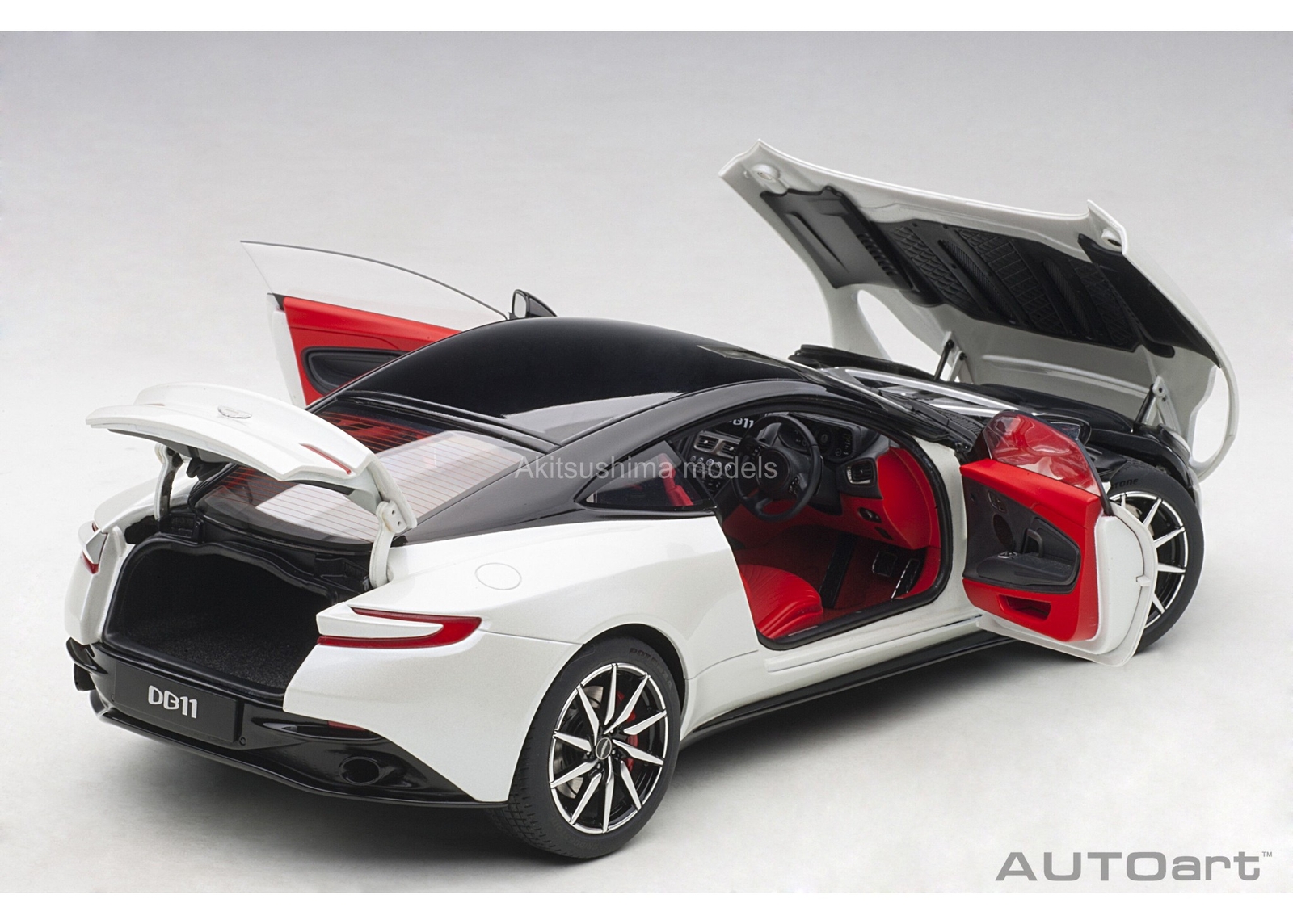 AUTOart Aston Martin DB11 Morning Frost White 70266