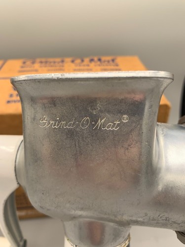 Vintage 1950s RIVAL Grind-O-Mat Meat Grinder #358 and Accessories - Picture 7 of 7