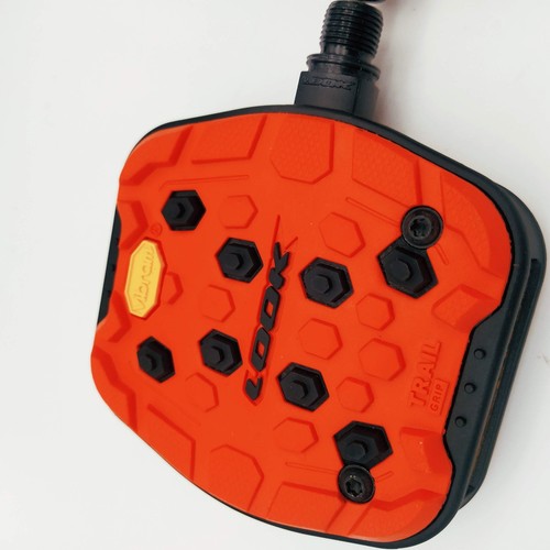 LOOK Geo Trail Grip "Red" Pedals- Platform 9/16" Mountain City Bike Vibram Grip  - Picture 3 of 4