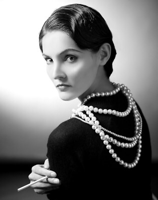 COCO CHANEL - FAMOUS FASHION DESIGNER 8X10 GLOSSY PHOTO COCO CHANEL - FAMOUS FASHION DESIGNER 8X10 GLOSSY PHOTO