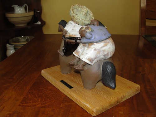 RODO PADILLA MEXICAN Couple riding a horse with a baby SCULPTURE - Picture 11 of 15