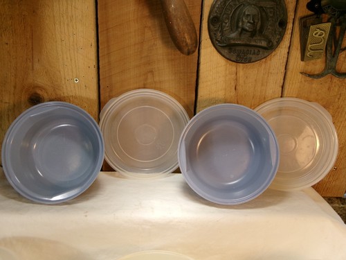 Lote de 5 contenedores de almacenamiento de alimentos Rubbermaid con tapas 20 oz, 32 oz, (2) 6 tazas, 3,2 qt - Imagen 4 de 6