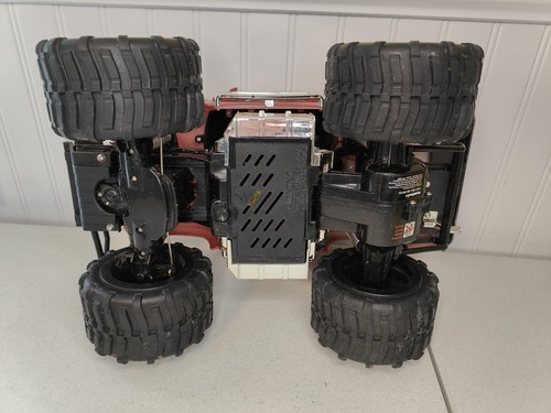 Radio Shack Toyota Tundra Monster Truck 1:10 Scale 4x4 Radio Control RC 60-4415 - Picture 21 of 24