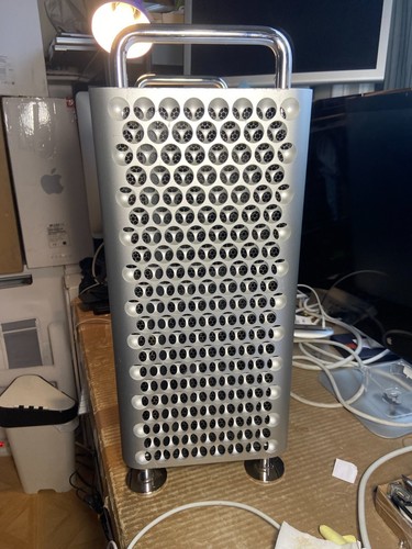 Apple Mac Pro Xeon 16 core W 3.2GHz, 96 GB, 2 TB SSD, AMD Radeon Pro 580X