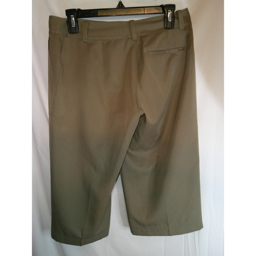 IZOD XFG Golf Capri Pants Stretch Cropped Khaki Casual Size 4 - Picture 2 of 3