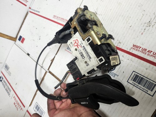 Ford Escape RIGHT FRONT PASSENGER DOOR LATCH lock actuator assembly 01-07 OEM - Picture 1 of 2