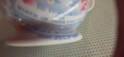 Vintage fine bone china, 3 tea cups and saucers celebrating birth Prince William - Picture 10 of 11