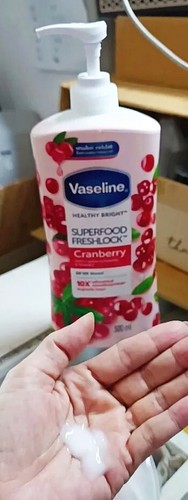 Vaseline Healthy Bright Superfood Freshlock Cranberry Body Lotion 500 Ml. - Picture 5 of 6