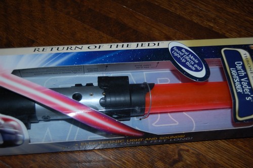 Darth Vader Throne Room Duel Lightsaber-Star Wars ROTJ Vertical Package Saga - Picture 2 of 4