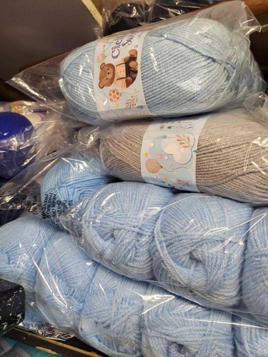 Job lot Bundle quality baby soft knitting yarn mixed colours 10 x 100g @LOOK@ - Picture 4 of 7