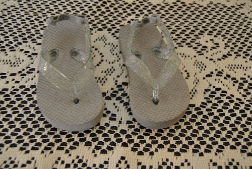 Toddler sandals size 6 See through straps and gray bottoms - Picture 4 of 12