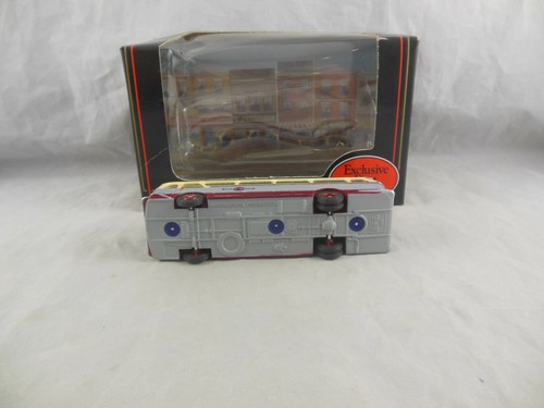 Coches grises Harrington Grenadier EFE 12302 Destino Dartmoor escala 1:76 - Imagen 6 de 12
