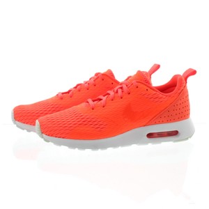 nike tavas orange