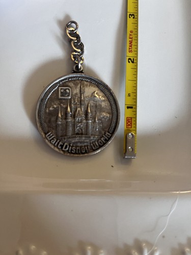 Vintage Walt Disney World C.C. Bronze souvenir medallion - Picture 19 of 20