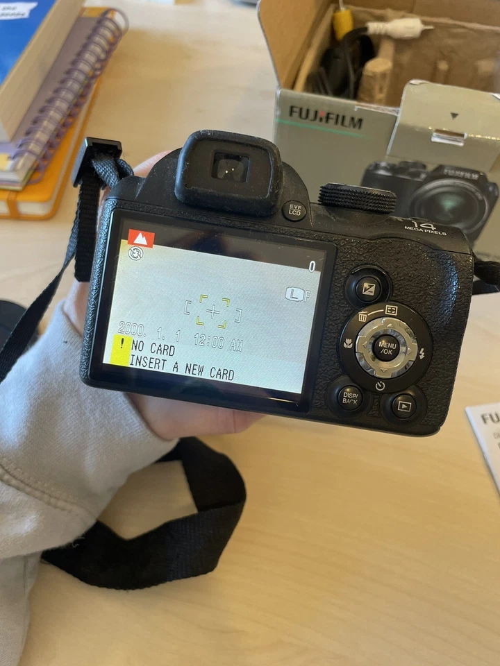 Fujifilm FinePix S3300, photo 3 of 5
