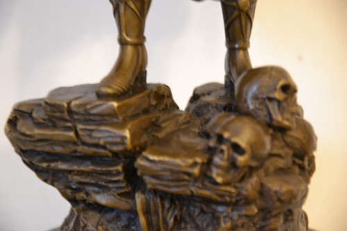 Death Dealer Statue Bronze Figur Krieger auf Marmorsockel mit Streitaxt - Bild 12 von 12