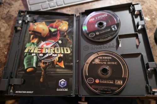 Nintendo Metroid Prime Game with Bonus Metroid Prime 2 Demo Game MINT DISKS - Picture 2 of 3