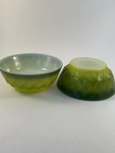 Vtg Pair Anchor Hocking Fire King Kimberly Pattern Diamond Green 5 Inch Bowls