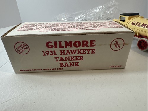 Ertl #9891UP 1:34 "Gilmore Oil #1" 1931 Hawkeye Oval Tanker Bank - Special Run - Picture 11 of 15