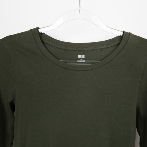 Camiseta básica Uniqlo manga larga verde oliva cuello redondo talla M - Imagen 3 de 11
