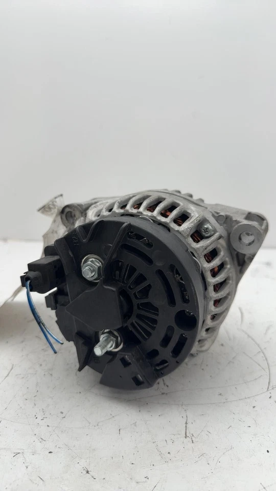 01 02 03 04 05 MERCEDES CLASE C Alternador Mercedes-Benz Foto 3 de 4