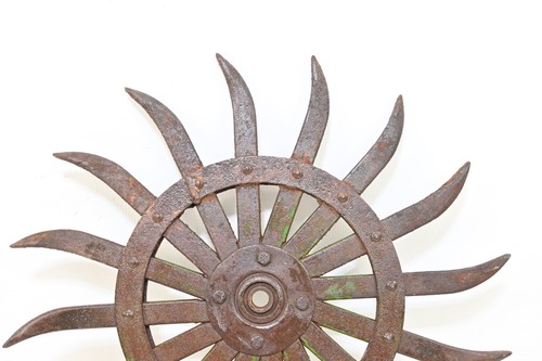 Industrial . Salvage John Deere Farm Rusty Rotary Hoe Wheel Garden Ready #4 - Picture 6 of 9