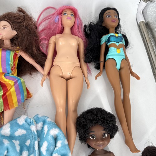 Lot 19 Barbie , Disney Dolls And Other Brands Please See Pictures ! - Picture 5 of 14