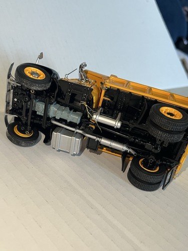 Camión de volteo Franklin Mint Diecast Mack B-61 construcción escala 1:43 perfecto estado - Imagen 4 de 8