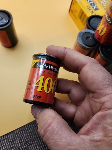 10 Rollen unbelichteter Kleinbildfilm 1 s/w 9 Farben. Vergangenes Ablaufdatum. - Bild 9 von 11