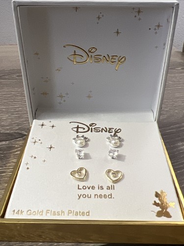 Juego de tres pendientes corazones enchapados en oro de 14K de Disney Love Is All You Need - Imagen 3 de 5