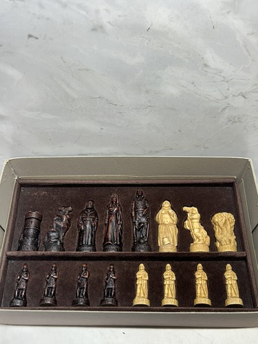 SAC Robin Hood & His Merry Men Vintage Chess Set - 12cm King - Boxed with Board - Picture 4 of 22