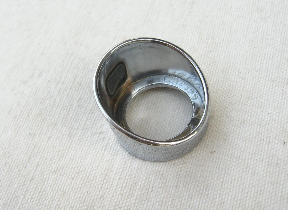 67-68 Pontiac Catalina Bonneville Original GM Moldura de Antena de Rádio Grande Prêmio 428 - Imagem 2 de 3