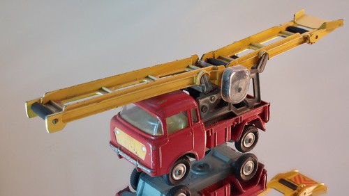 Jeep FC 150 Conveyer - Corgi Toys - Red - Picture 1 of 16