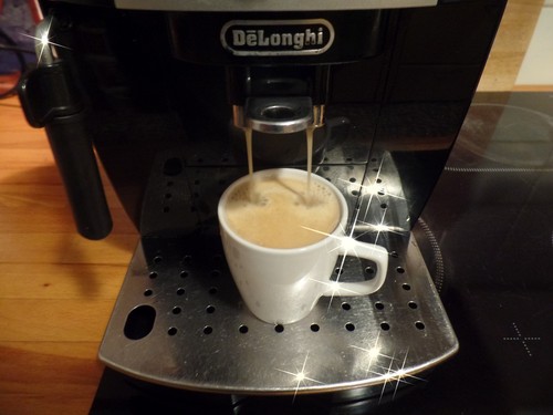 Cafetera automática DeLonghi Magnifica S ECAM 22.110 negra 2 tazas - Imagen 3 de 9