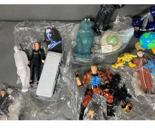 🔥70+ Lot Of Vintage Figures MIB, Lost In Space, Star Trek And Many More🔥 - Picture 2 of 20